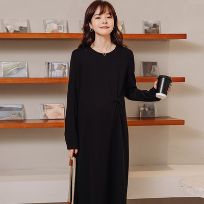 Ежедневна рокля с обло деколте за бременни