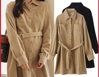 Стилна дамска рокля за бременни с класическа яка копчета и колан