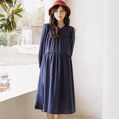 Широк модел дамска рокля с овално деколте за бременни