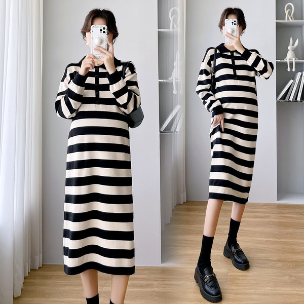 Дамска раирана рокля за бременни със средна дължина