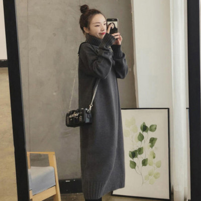 Ежедневна дамска рокля с висока яка за бременни