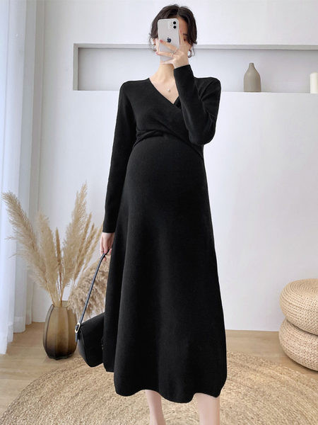 Пролетно-есенна рокля за бременни с дълъг ръкав и шпиц деколте 