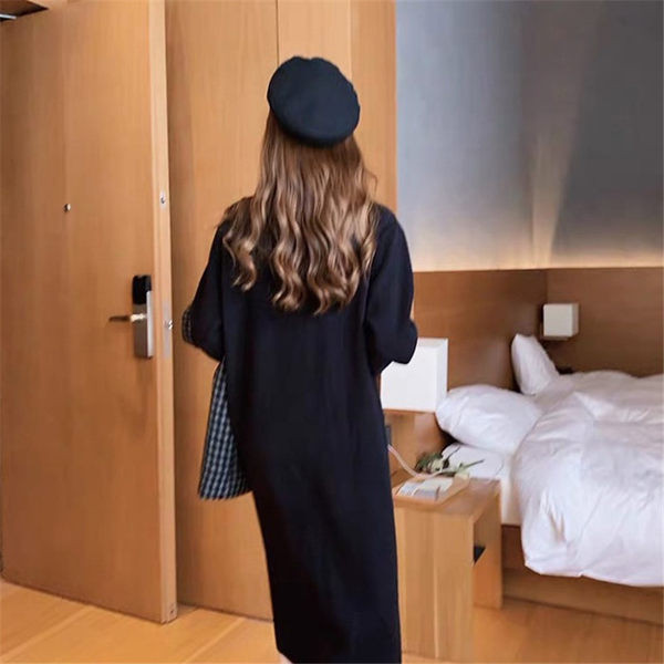 Ежедневна рокля с висока яка за бременни