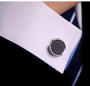 Разнообразен модел копчета за мъжки ръкавели