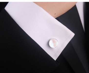 Разнообразен модел копчета за мъжки ръкавели