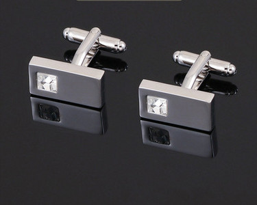 Модерни мъжки ръкавели с камъни -няколко модела