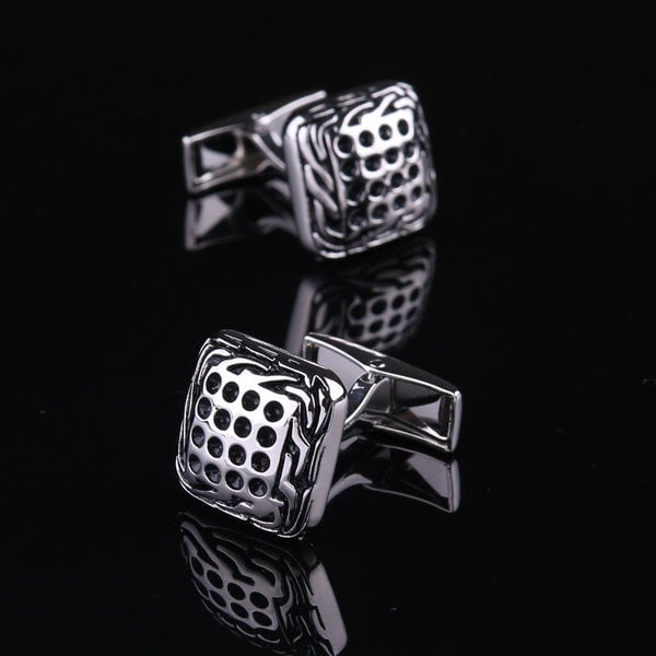 Разнообразни копчета за мъжки ръкавели