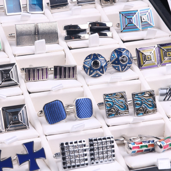 Разнообразен модел копчета за ръкавели