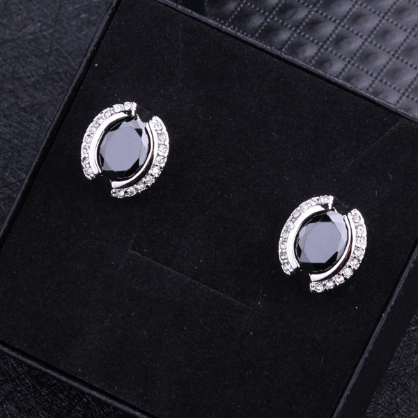 Кръгли ръкавели с камъни