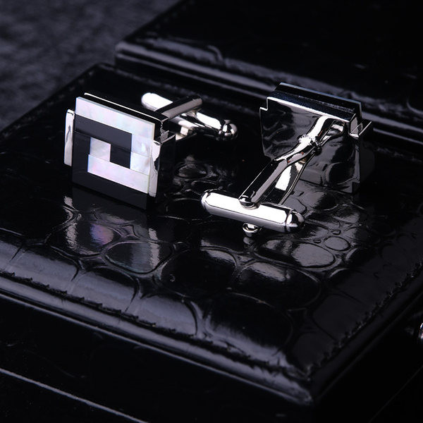 Мъжки  ръкавели с квадратна форма