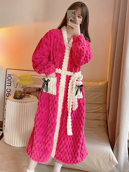 Дамски халат закопчаване с копчета 