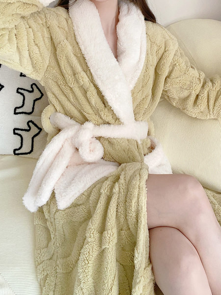 Дамски поларен халат ежедневен модел