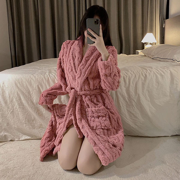 Ежедневен дамски халат с джоб