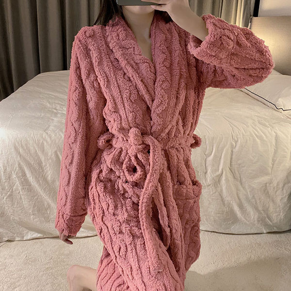 Ежедневен дамски халат с джоб