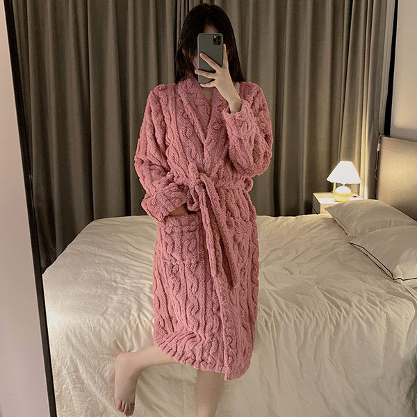 Ежедневен дамски халат с джоб