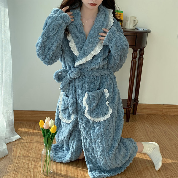 Дамски ежедневен халат с дантела и джоб