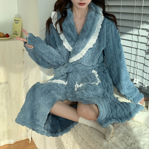 Дамски ежедневен халат с дантела и джоб