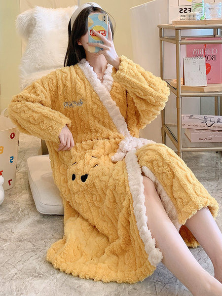 Пухен дамски халат с бродерия -няколко цвята