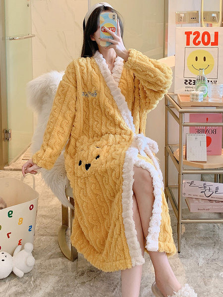 Пухен дамски халат с бродерия -няколко цвята