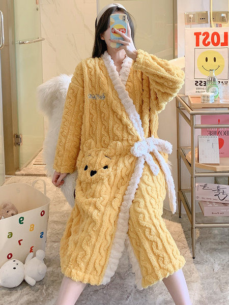 Пухен дамски халат с бродерия -няколко цвята