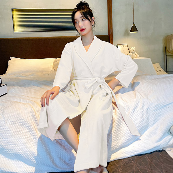 Дамски ежедневен халат с колан