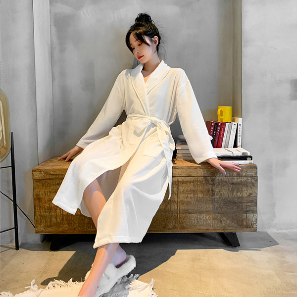 Дамски ежедневен халат с колан