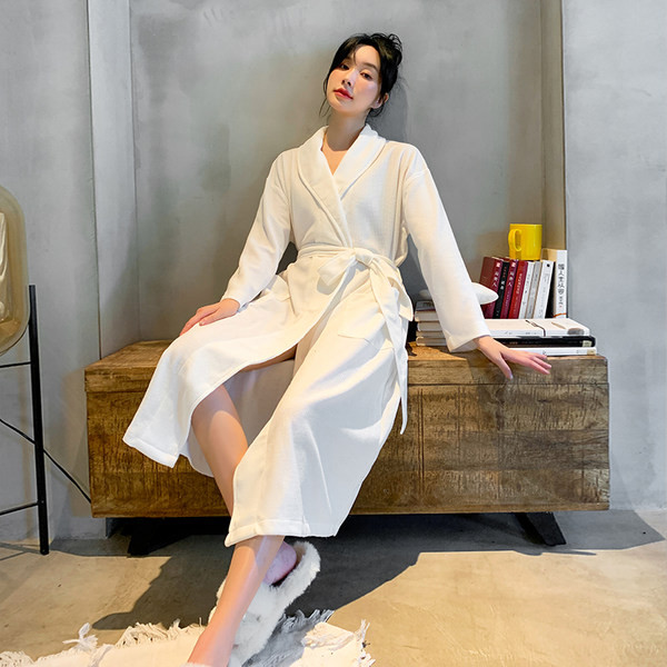 Дамски ежедневен халат с колан