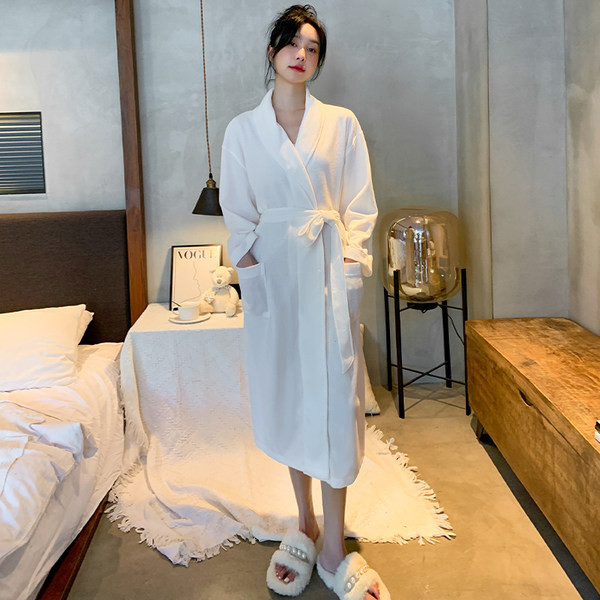 Дамски ежедневен халат с колан