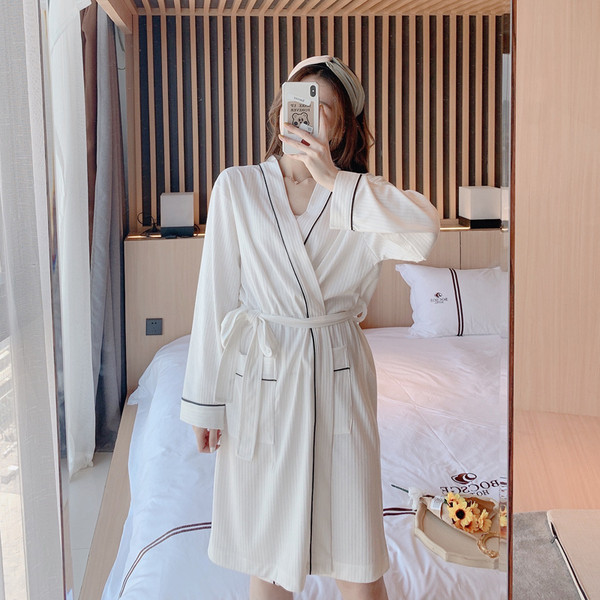 Модерен дамски халат с колан -три цвята