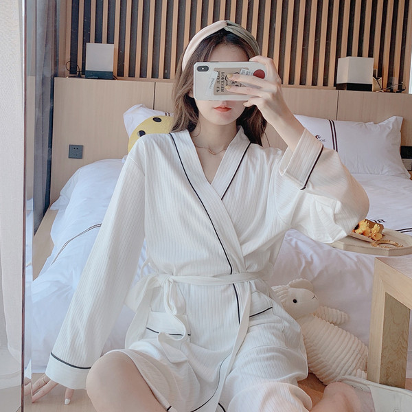 Модерен дамски халат с колан -три цвята