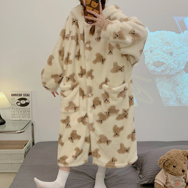 Дамски халат с щампа и копчета 