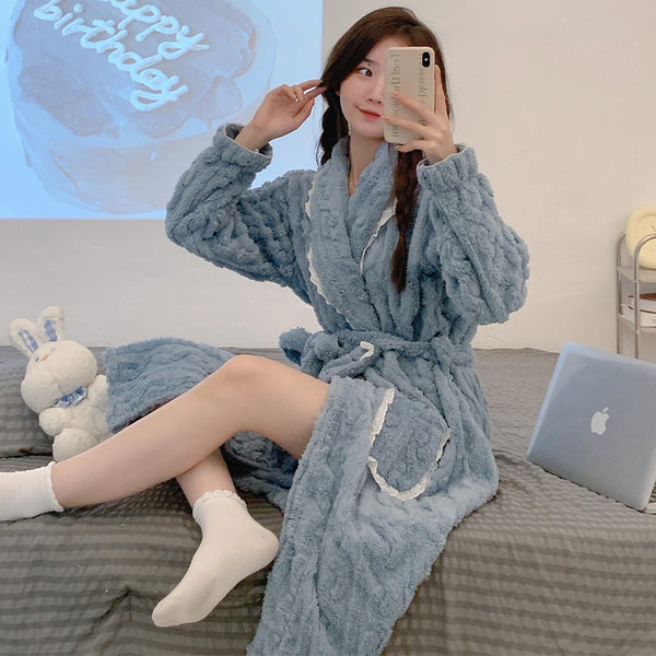 Дамски плюшен халат в три цвята 