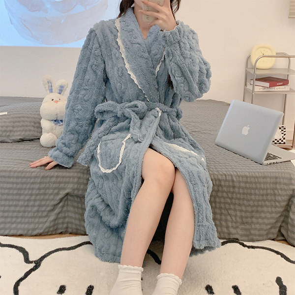 Дамски плюшен халат в три цвята 