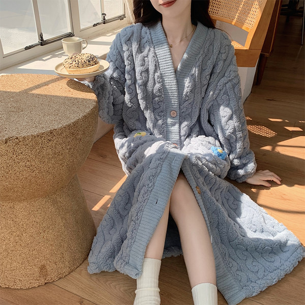 Дамски халат закопчаване с копчета и щампа