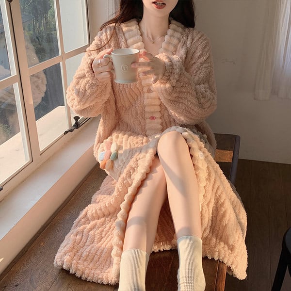 Дамски халат закопчаване с копчета и щампа