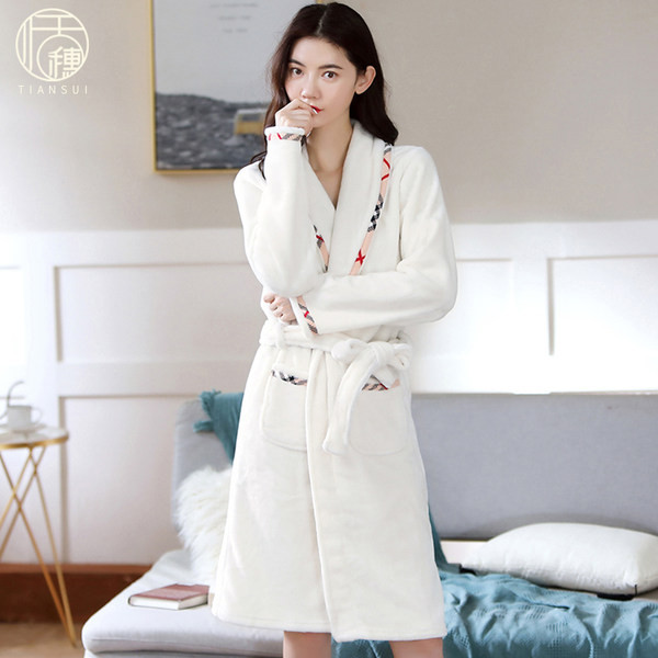 Ежедневен дамски бял халат 