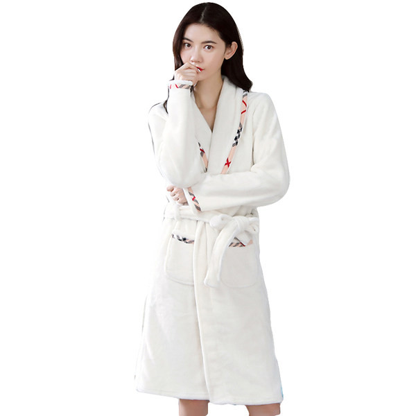 Ежедневен дамски бял халат 