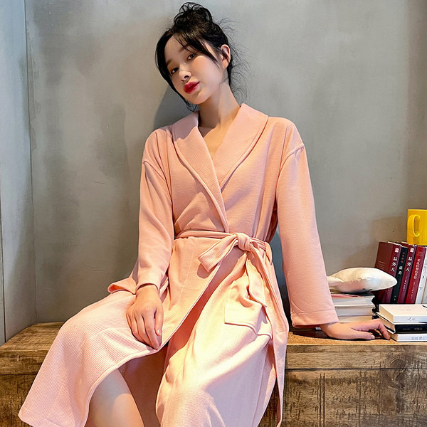 Lezser stílusú fürdőköpeny zsebbel