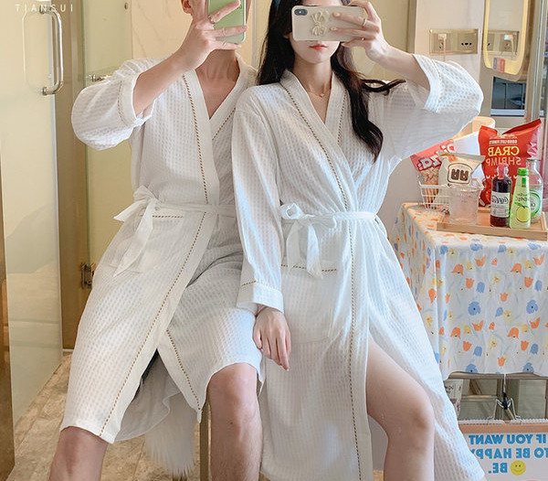 Ежедневен тънък халат с джоб