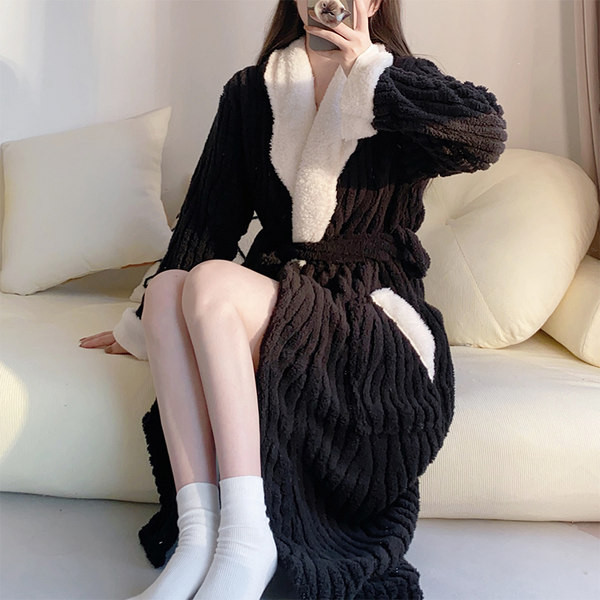 Ежедневен дамски халат с джоб и колан