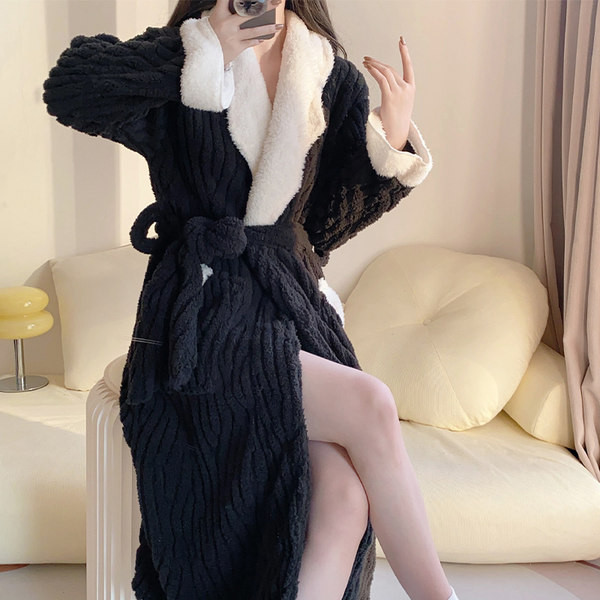 Ежедневен дамски халат с джоб и колан