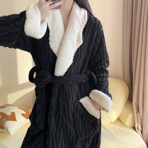 Ежедневен дамски халат с джоб и колан