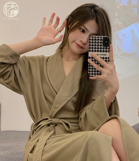 Дамски халат с джоб