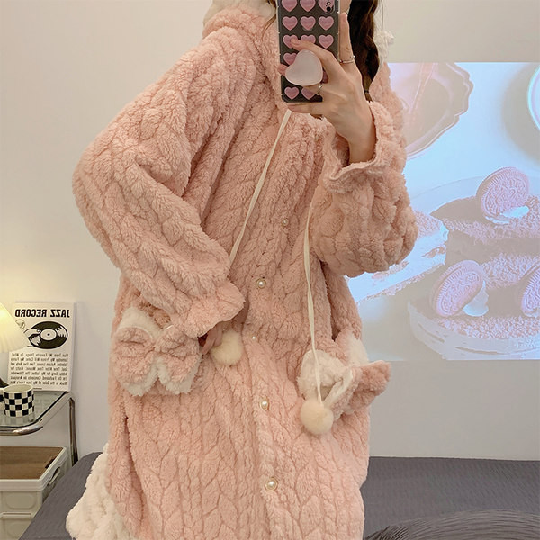 Дамски халат с връзки и джоб