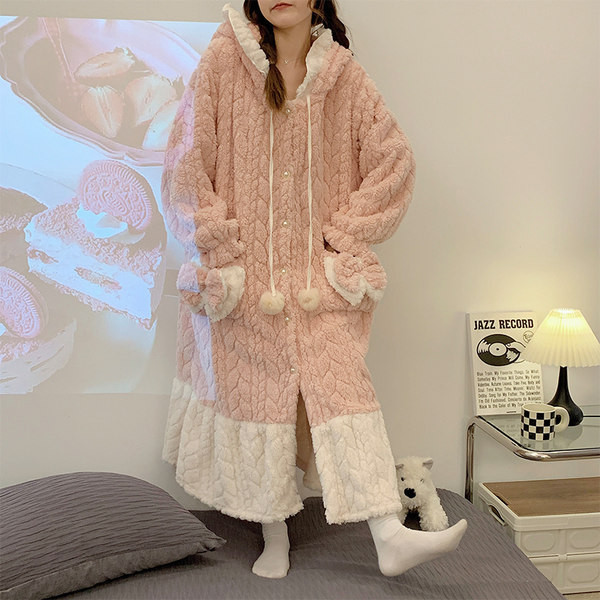 Дамски халат с връзки и джоб