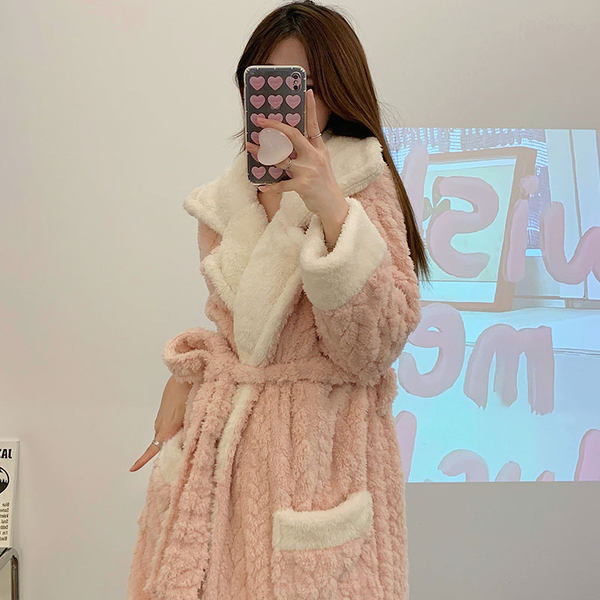 Поларен дамски халат с джоб