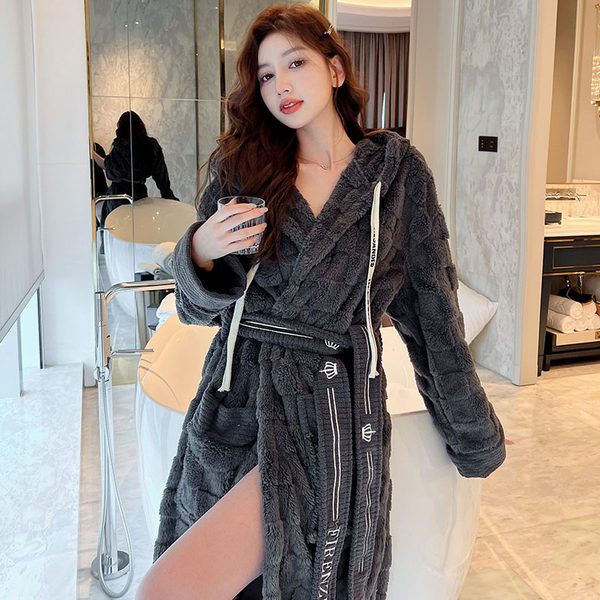 Дамски ежедневен халат с качулка