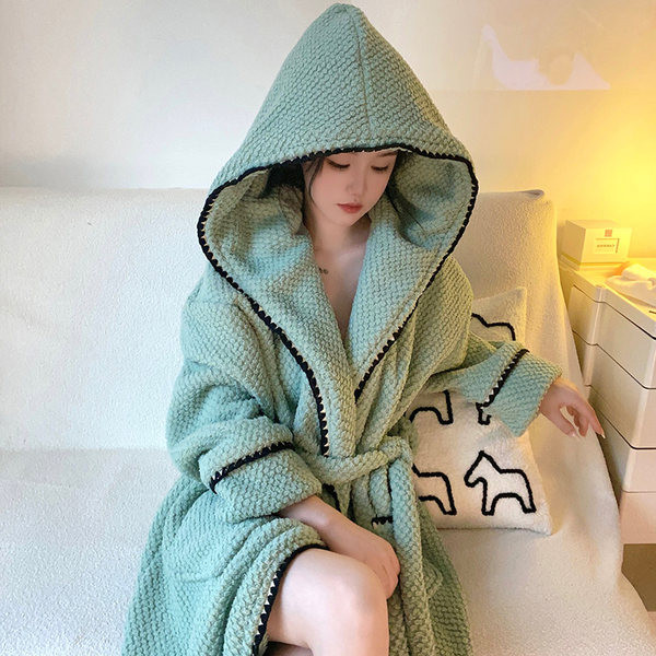 Дамски халат с качулка в два цвята 