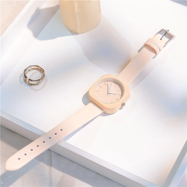 Ежедневен детски часовник с квадратен циферблат