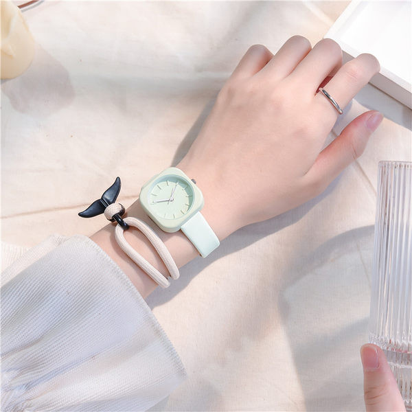 Ежедневен детски часовник с квадратен циферблат